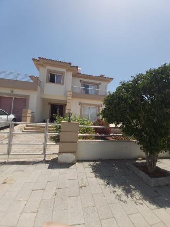 Kuzey Kıbrıs İskele Boğazda satılık 4+1 Villa Habibe Çetin +905338547005