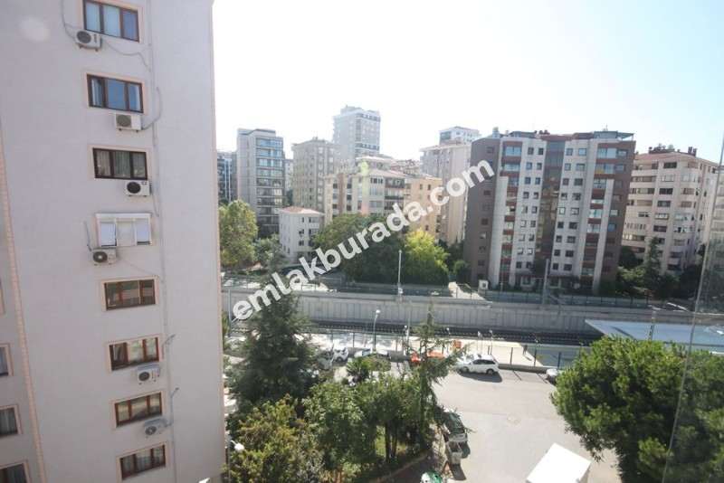 Göztepe'de Marmaraya Yakın 3+1 Satılık Balkonlu Lüks Daire