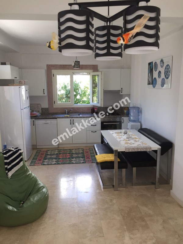 Ayvalık Cunda Adasında Denize Yakın Satılık Villa 