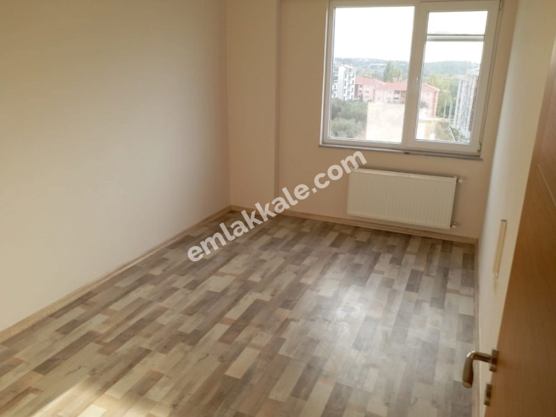 Çanakkale Kepez'de Deniz Manzaralı Satılık 1+1 Daire