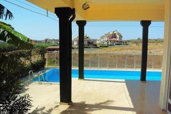 Antalya Side’de lüks  havuzlu kiralık villa 