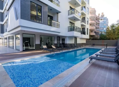 The Yacht  i Alanya sentrum