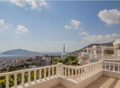 Просторная вилла 3+1 в Джикджилли