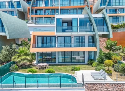 Eksklusiv Triplexvilla med Utsikt