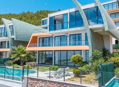 Eksklusiv Triplexvilla med Utsikt