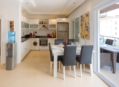 Luxury Rental Apartment in Sunshine