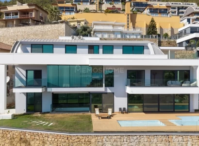 Luksusvilla med havutsikt