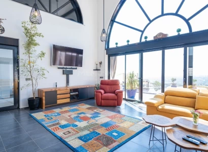 Частный бассейн и панорамный