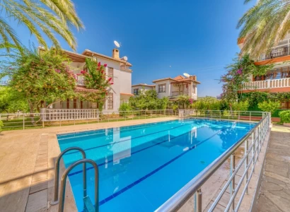 Avsallar Bahçeli 3+1 Villa Denizeyakın