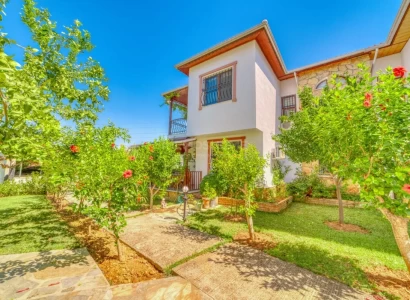 Avsallar Bahçeli 3+1 Villa Denizeyakın