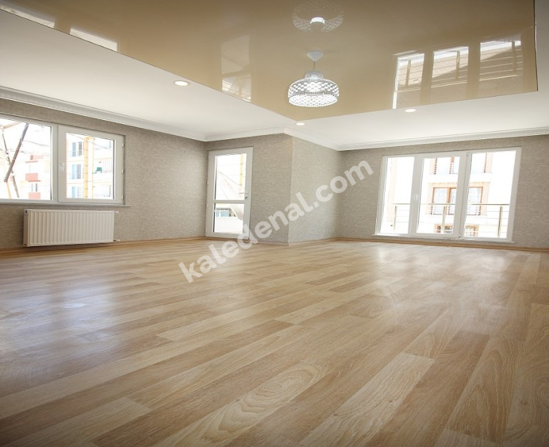 2+1 90 M2 CADDEYE YAKIN ÇİFT BALKON GÖRSELLİ DAİRE