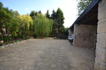Şile'de 3580 m2 bahçeli 475 m2 iki katlı müstakil taş ev