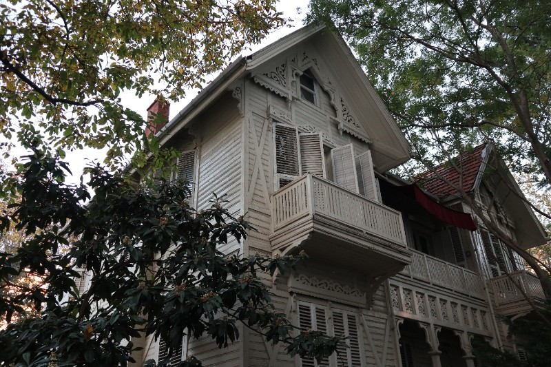 Göztepe�de 1.derece tarihi eser satılık köşk