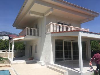 Antalya Kemer, villa with swimming pool in Camyuva 3 + 1 for sale.