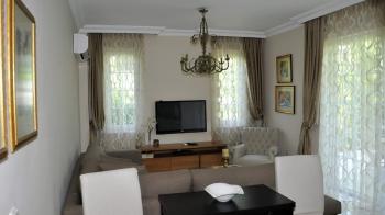 Apartment for rent in the center of Kemer 100 mt from the sea.