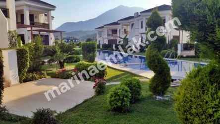 Kemer Kiriş'te kiralık triplex villa