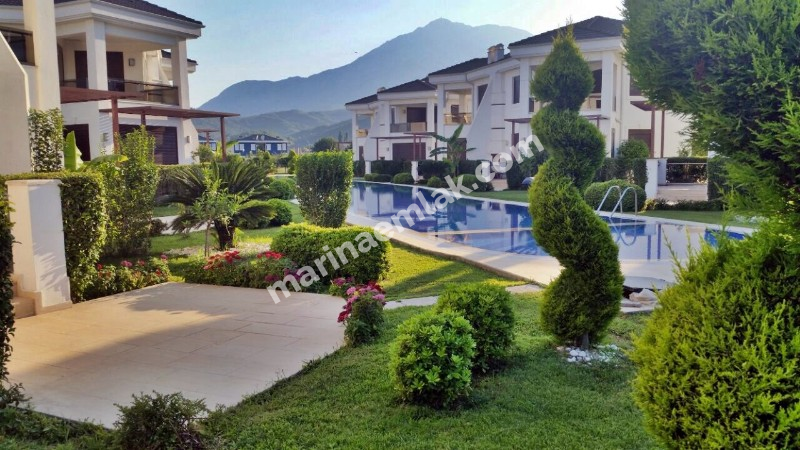 Kemer Kiriş'te kiralık triplex villa