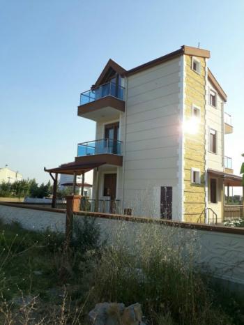 Ayvalık Altınova da Satılık Kelepir Villa Sahile Yakın   