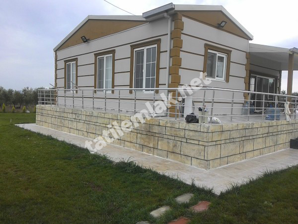 Ayvalık Altınova da  Satılık Çiftlik Evi