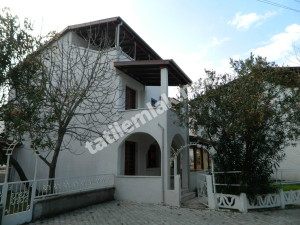 Ayvalık Altınova da Deniz 100 m Satılık Villa  