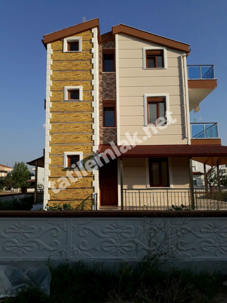 Ayvalık Altınova da Satılık Kelepir Villa Sahile Yakın   