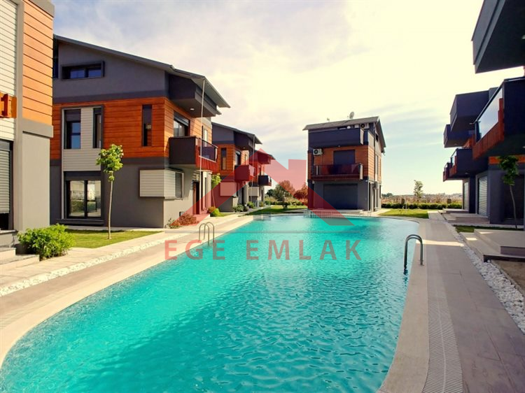 Didim Altınkum�da Satılık Müstakil Villa