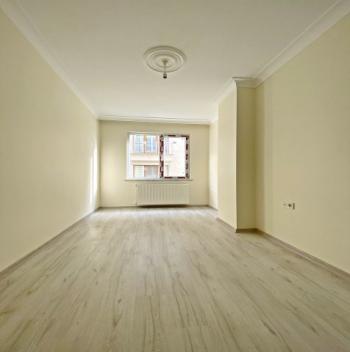 BEYLİKDÜZÜ KALEDEN METROBÜSE 5 DK SATILIK 2+1 DAİRE