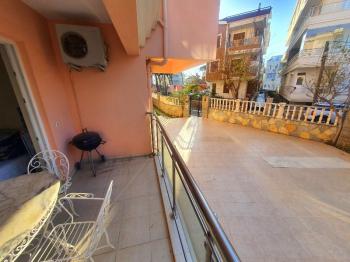 ALTINKUM'DA SATILIK YAZLIK DAİRE HAVUZLU SİTEDE EŞYALI 2+1