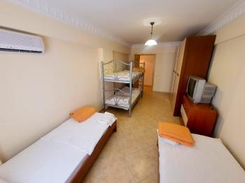 ALTINKUM'DA SATILIK YAZLIK DAİRE HAVUZLU SİTEDE EŞYALI 2+1