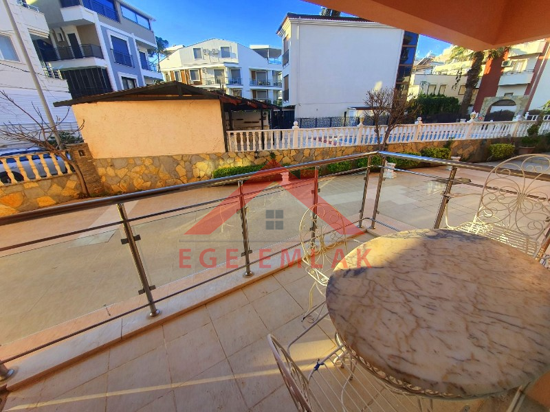 ALTINKUM'DA SATILIK YAZLIK DAİRE HAVUZLU SİTEDE EŞYALI 2+1