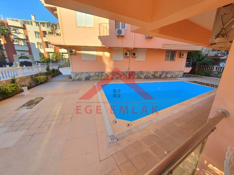 ALTINKUM'DA SATILIK YAZLIK DAİRE HAVUZLU SİTEDE EŞYALI 2+1