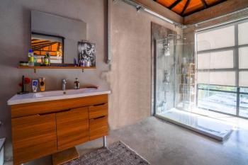 Seferihisar Sığacık'ta Çiftlik Arazisi ve Butik Otel İşletmesi