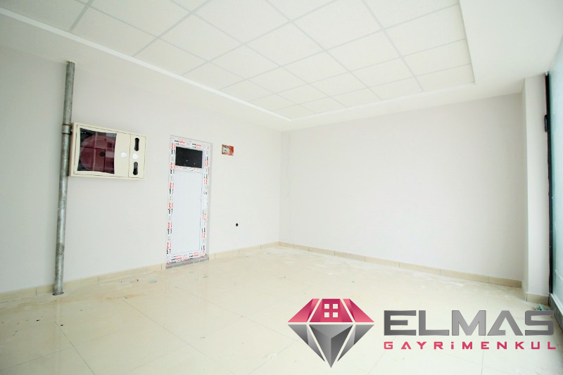 Elmas'tan Mezitli Kaymakamlık Civarı Çok Amaçlı Dükkan 