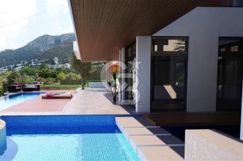 Kıbrıs Girne Bellapais 'de Satılık Türk Koçanlı Özel Tasarım Villa