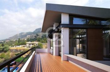 Kıbrıs Girne Bellapais 'de Satılık Türk Koçanlı Özel Tasarım Villa