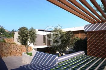 Kıbrıs Girne Bellapais 'de Satılık Türk Koçanlı Özel Tasarım Villa