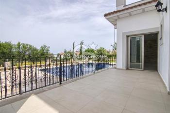 Kıbrıs Girne Alsancak'ta 5+1 Satılık Havuzlu Villa