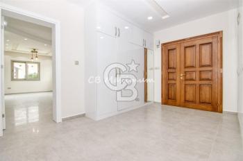 Kıbrıs Girne Alsancak'ta 5+1 Satılık Havuzlu Villa