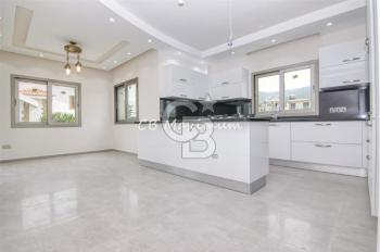 Kıbrıs Girne Alsancak'ta 5+1 Satılık Havuzlu Villa