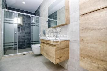 Kıbrıs Girne Alsancak'ta 5+1 Satılık Havuzlu Villa