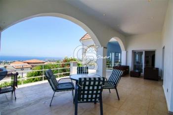 Girne ayaklarınızın altında! 5 odalı kapanmaz manzaralı villa