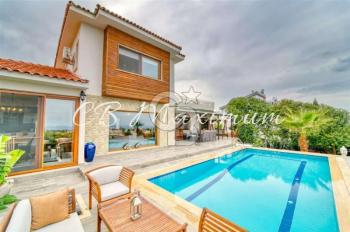 KKTC Girne Bellapais 'de 3+1 Deniz Manzaralı Havuzlu Satılık Villa