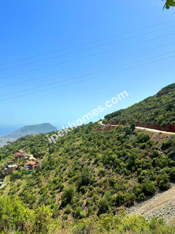ALANYA TEPE SATILIK VİLLA ARSASI