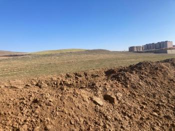 AFYON ÜÇOK EMLAKTAN GAZLIGÖL ANAYOL ÜZERİ SATILIK TURİZM ARSASI