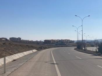 AFYON ÜÇOK EMLAKTAN GAZLIGÖL ANAYOL ÜZERİ SATILIK TURİZM ARSASI