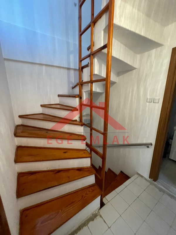 Didim'de Havuzlu Sitede Satılık 5+1 Triplex