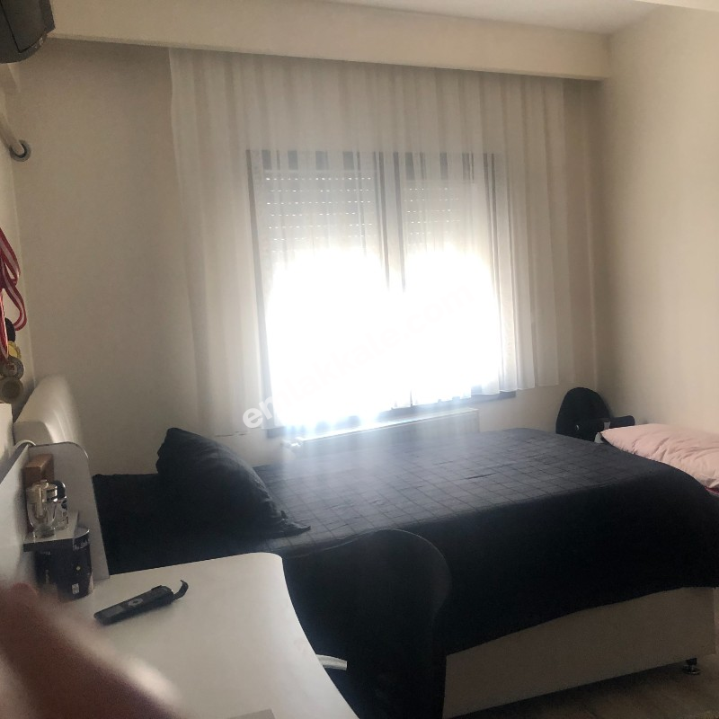 İZMİR KARŞIYAKA NERGİZ FİKRİ ALTAYDA SATILIK 2+1 DAİRE