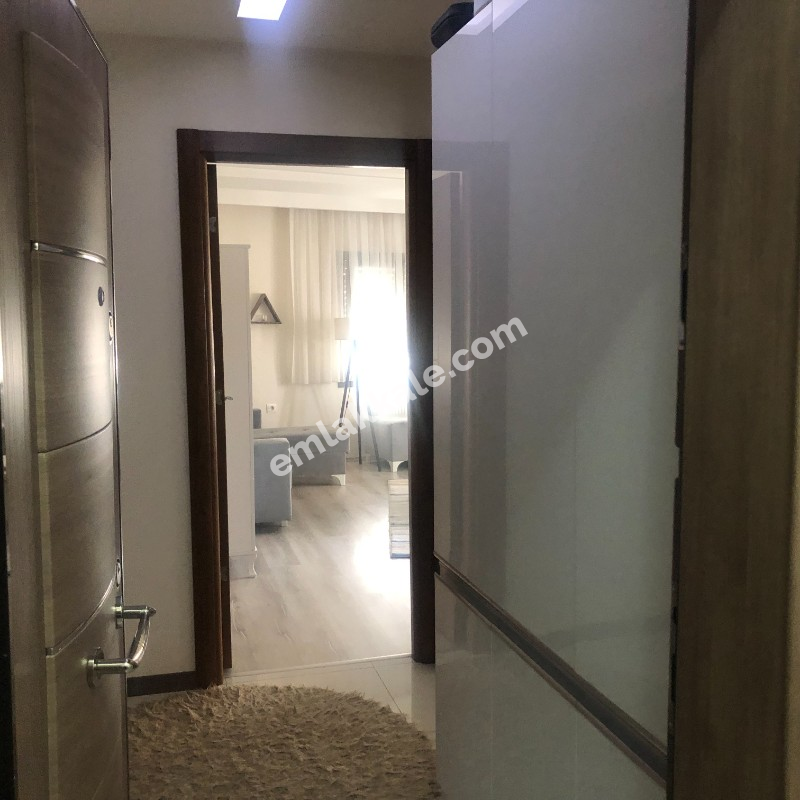 İZMİR KARŞIYAKA NERGİZ FİKRİ ALTAYDA SATILIK 2+1 DAİRE