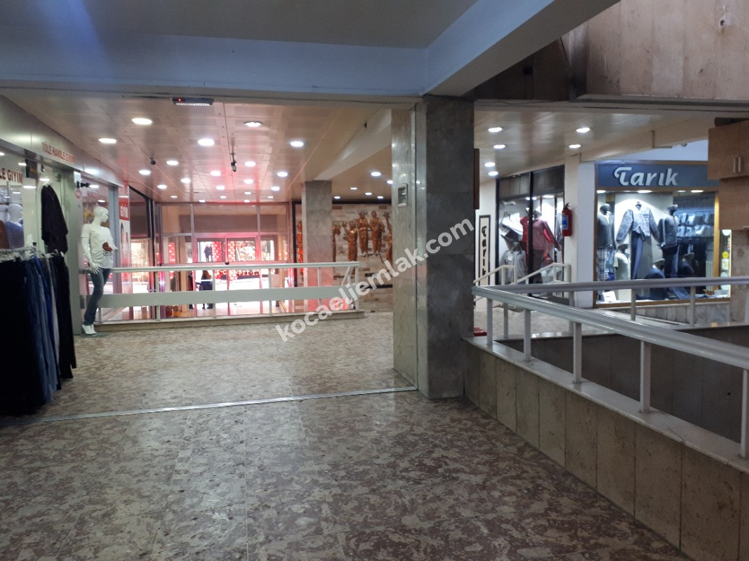 Fethiye Caddesi Öztalay İş Hanı Satılık Dükkan