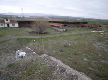 GÜVENAY - ÇORUM ALACA KAVŞAĞI İLERİSİ TARHAN CİVARINDA 8 DÖNÜM ÇİFTLİK